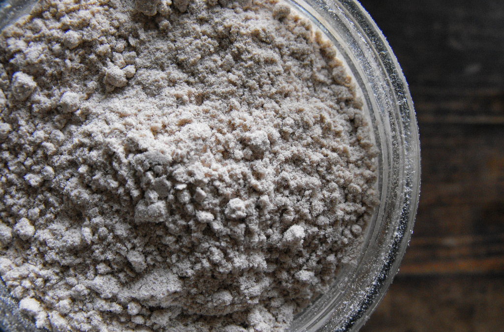 What are the uses of slippery elm powder?